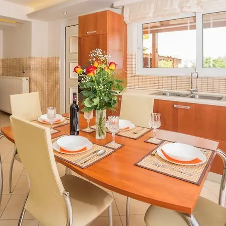Antico Rosso Villa *