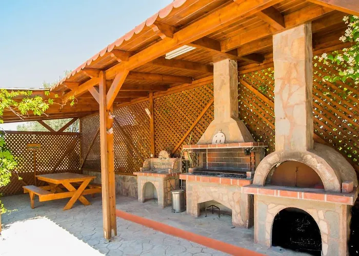 Antico Rosso * Lalyssos